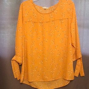 3/4 length sleeve yellow shirt